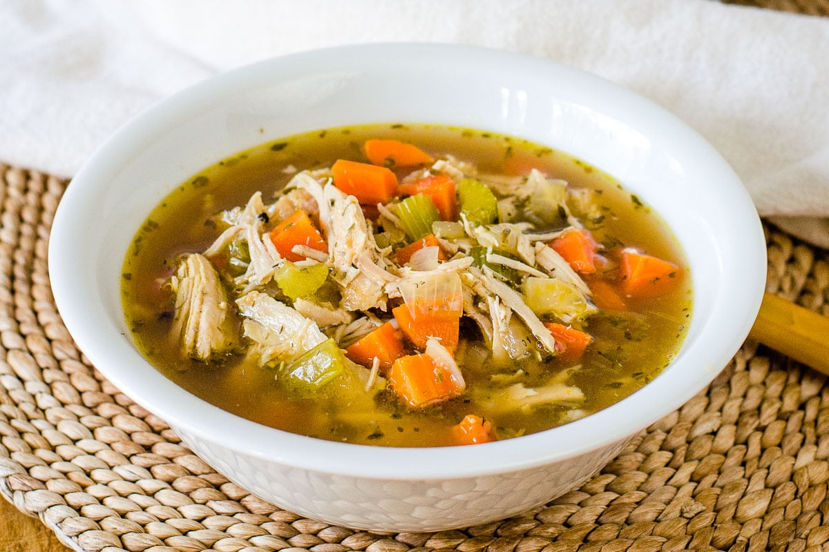 Easy Leftover Turkey Soup: Stock, Creamy, & Freezing Tips